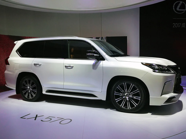 Lexus LX570 Superior ra mắt tại Trung Quốc 13