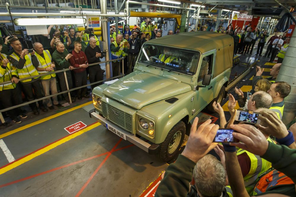 Chiếc Land Rover Defender cuối cùng được sản xuất 2