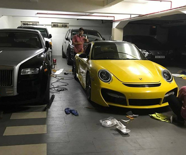 đầu xe Porsche 911 Carrera S 6