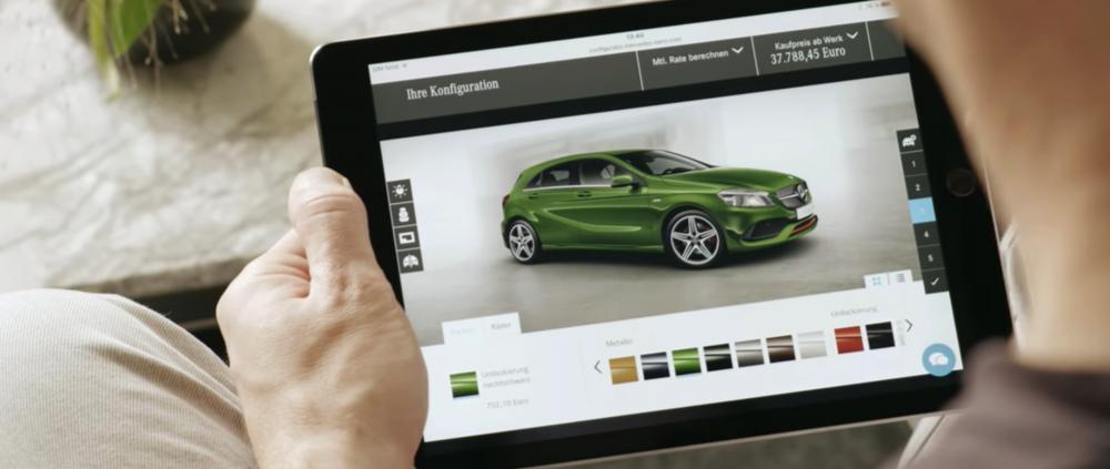 Khách hàng Mercedes có thể theo dõi quá trình hãng làm ra xe của mình .