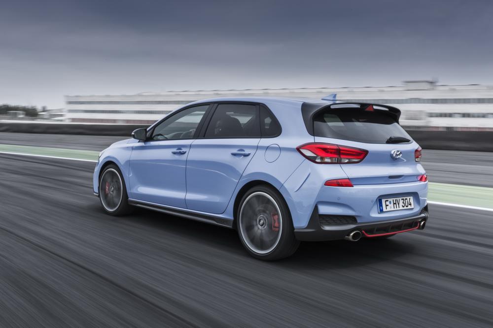 Hyundai i30N trên đường Hyundai i30N trên đường.
