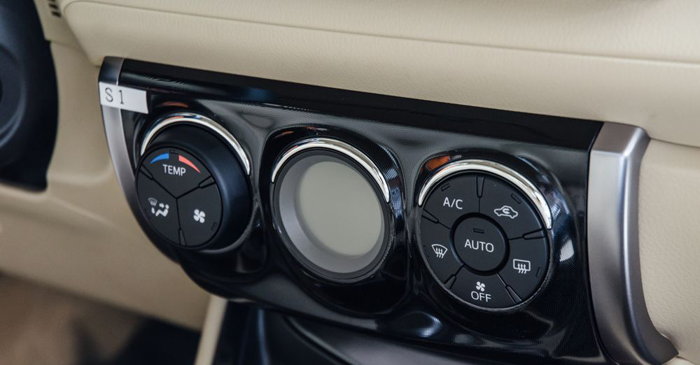 Điều hòa tự động trên phiên bản G của Toyota Vios 2017