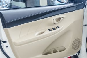 Cửa ở ghế lái Toyota Vios 2017 