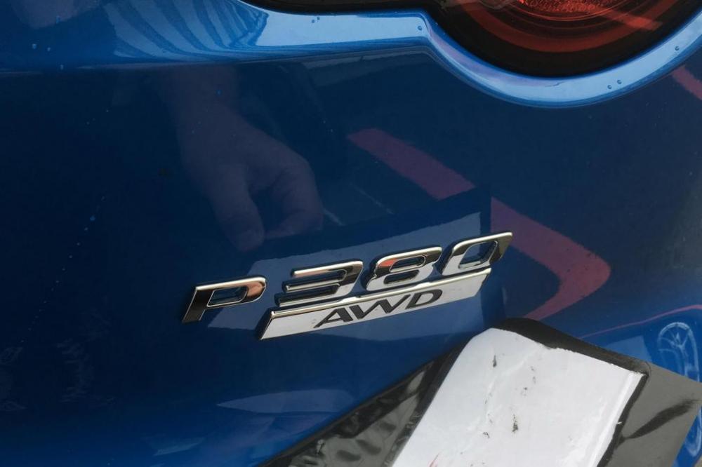 Jaguar Land Rover áp dụng chiến lược đặt tên mới .