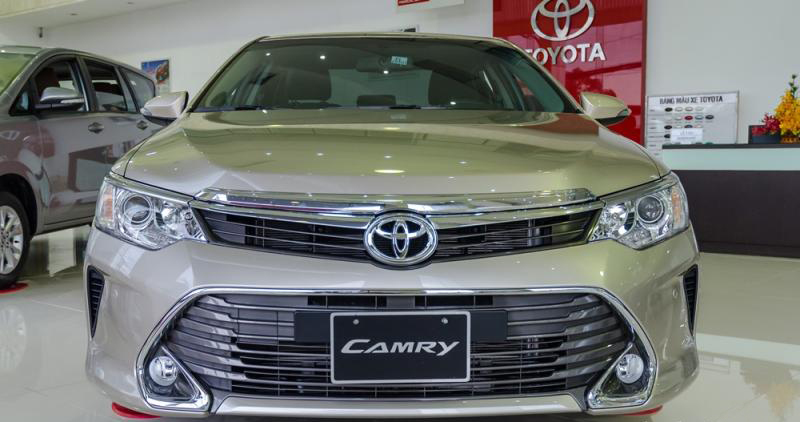 Đánh giá thiết kế đầu xe Toyota Camry 2016