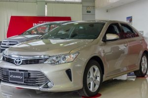 Lưới tản nhiệt của Toyota Camry 2016