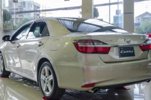 Ống xả của Toyota Camry 2016 