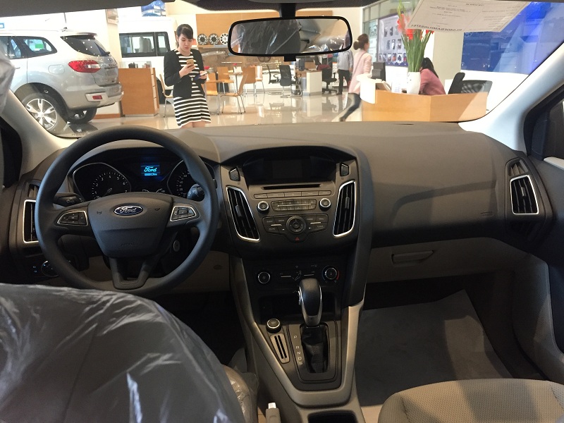 Nội thất xe Ford Focus Trend có khá ít trang bị Nội thất xe Ford Focus Trend có khá ít trang bị.