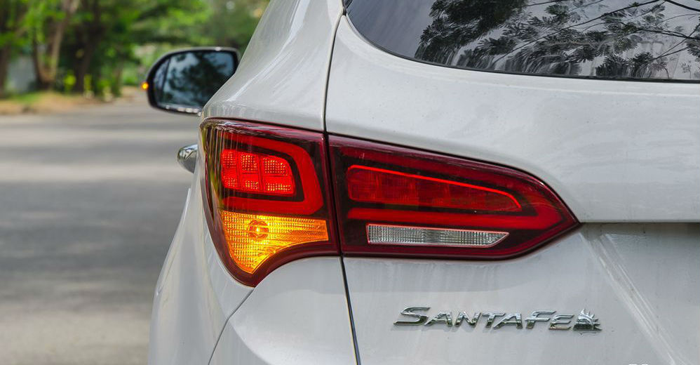 đèn xe Hyundai Santa Fe 2017 đèn xe Hyundai Santa Fe 2017 11