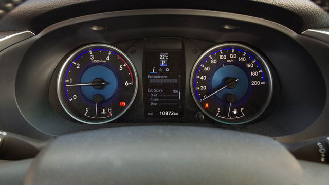 đồng hồ xe Toyota Hilux 2017 18