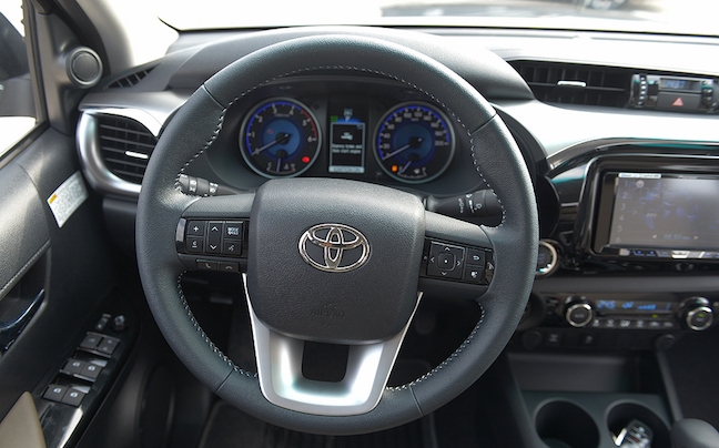 vô lăng Toyota Hilux 2017 16