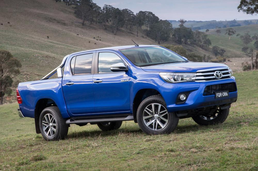 Toyota Hilux 2017 màu xanh 3