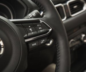 Vô lăng Mazda CX-5 2017