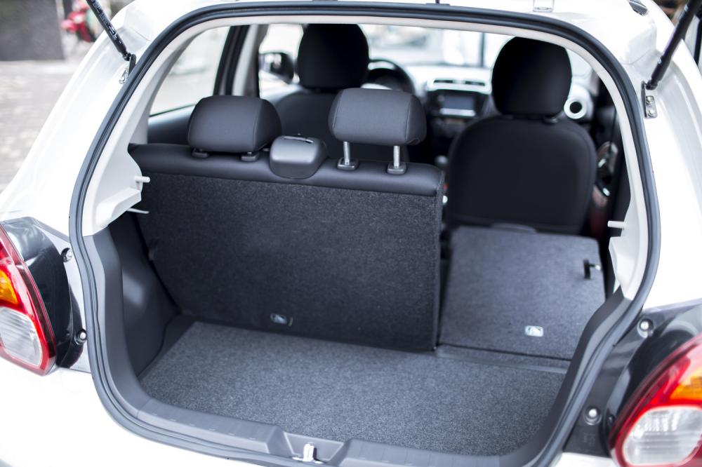 khoang hành lý Mitsubishi Mirage 2016 11