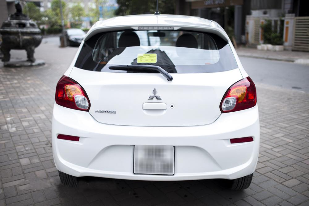 đuôi xe Mitsubishi Mirage 2016 8