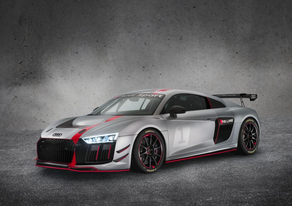 Góc 3/4 trước của Audi R8 LMS GT4