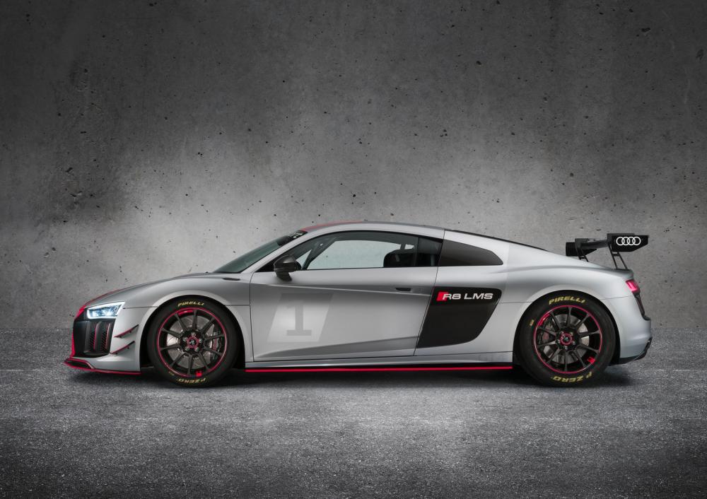 Thân xe của Audi R8 LMS GT4 02