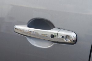 Tay nắm cửa của Mitsubishi Triton 2017