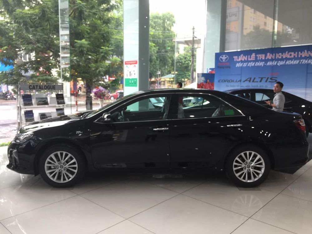 thân xe Toyota Camry 2017 2