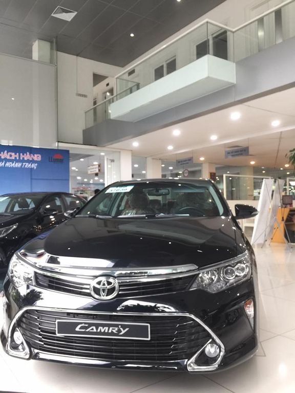 đầu xe Toyota Camry 2017 1