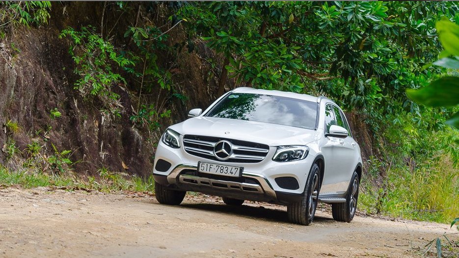 Cảm giác lái của Mercedes-Benz GLC-Class 2017 