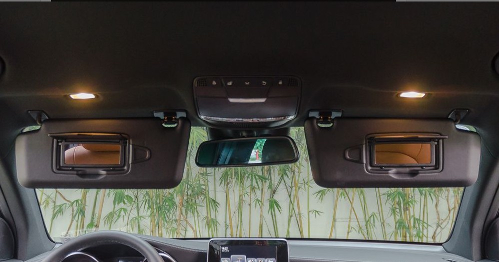 Hệ thống đèn trong nội thất Mercedes-Benz GLC-Class 2017