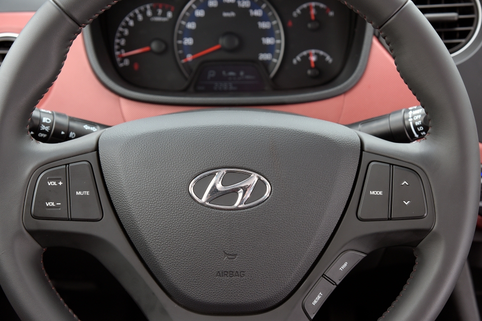 vô lăng Hyundai Grand i10 2017 vô lăng Hyundai Grand i10 2017 17