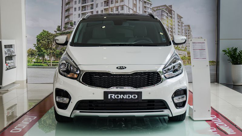 Đầu xe Kia Rondo 2017 3