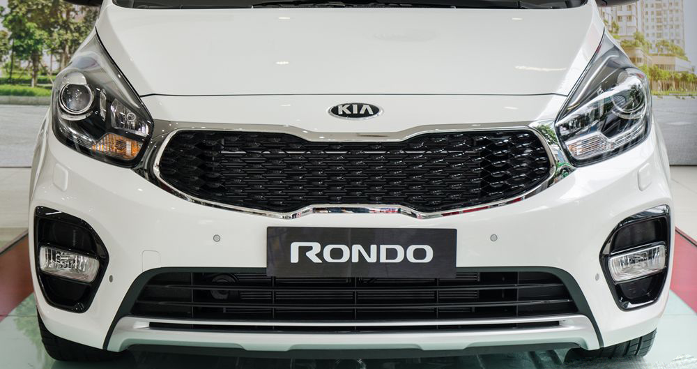 lưới tản nhiệt Kia Rondo 2017 4