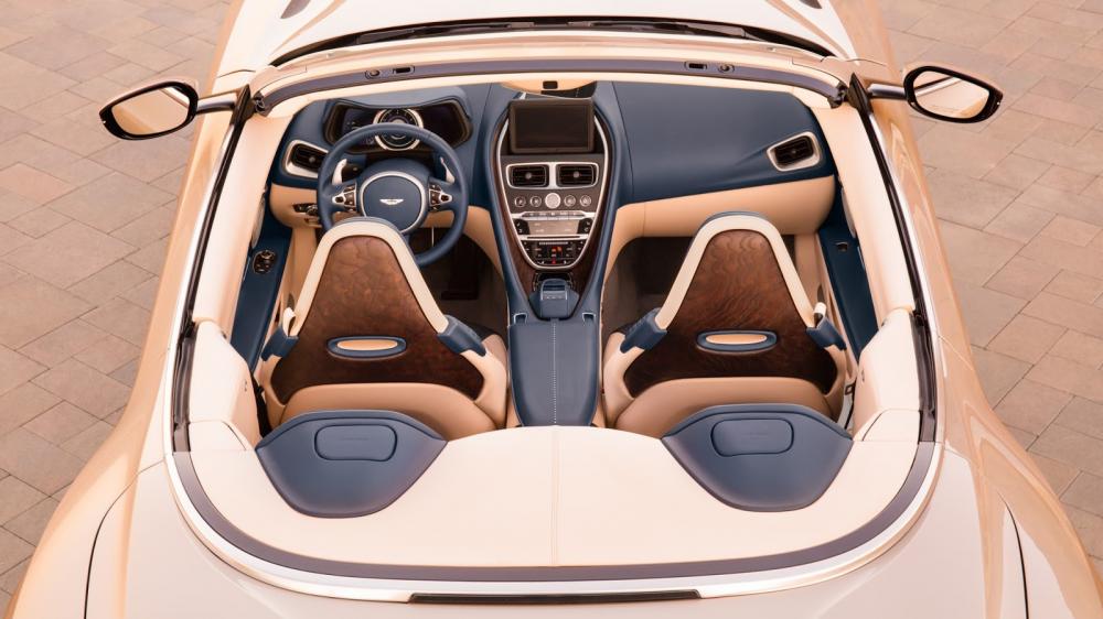 nội thất Aston Martin DB11 Volante 5