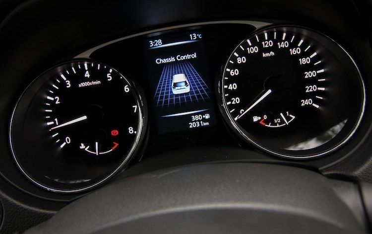 So sánh thiết kế đồng hồ của Hyudai SantaFe 2017 và Nissan X-Trail 2017 Thiết kế đồng hồ của Hyudai SantaFe 2017 và Nissan X-Trail 2017