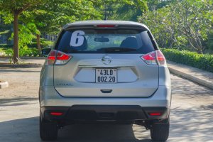 So sánh phần đuôi xe của Hyundai SantaFe 2017 với Nissan X-Trail 2017 Phần đuôi của Hyundai SantaFe 2017 với Nissan X-Trail 2017