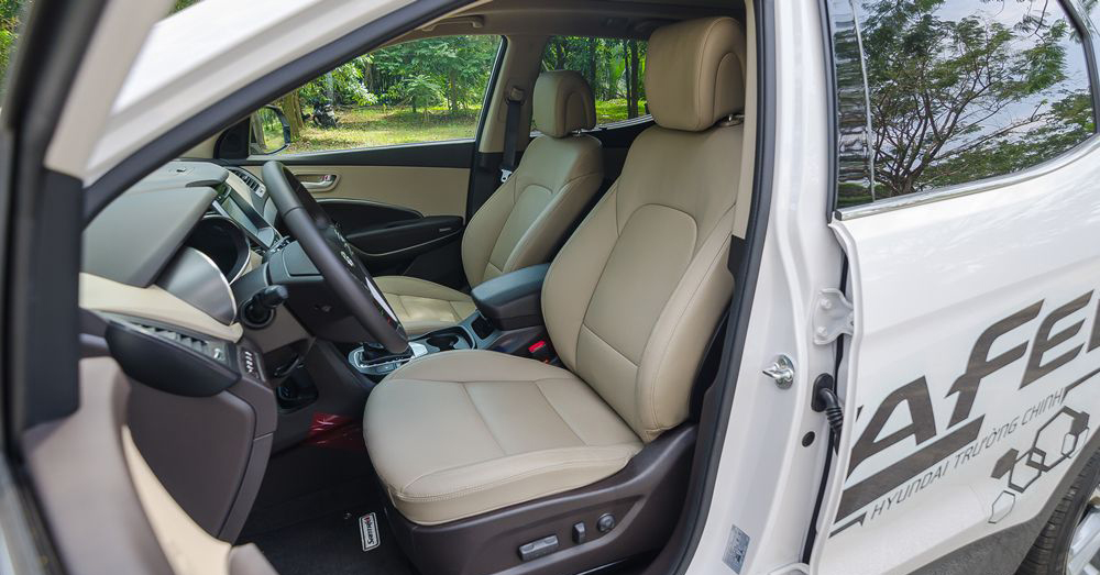 So sánh thiết kế ghế ngồi phía trước của Hyundai SantaFe 2017 và Nissan X-Trail 2017 Thiết kế ghế ngồi phía trước của Hyundai SantaFe 2017 và Nissan X-Trail 2017