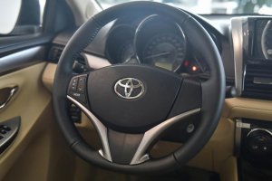 thiết kế vô-lăng của Honda City 2017 và Toyota Vios 2017 