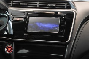 hệ thống giải trí của Honda City 2017 và Toyota Vios 2017 