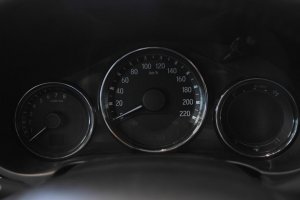 cụm đồng hồ của Honda City 2017 và Toyota Vios 2017 