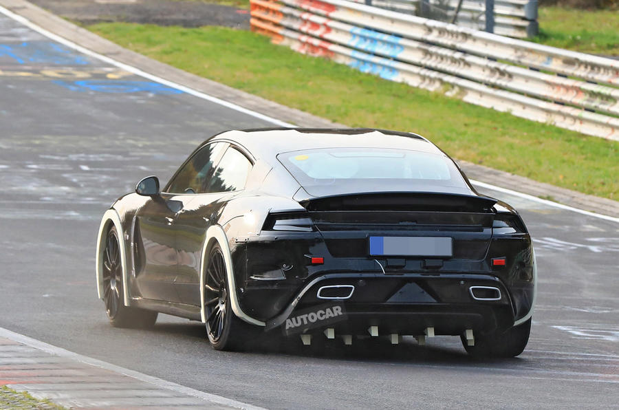 Đuôi xe của Porsche Mission E Đuôi xe của Porsche Mission E