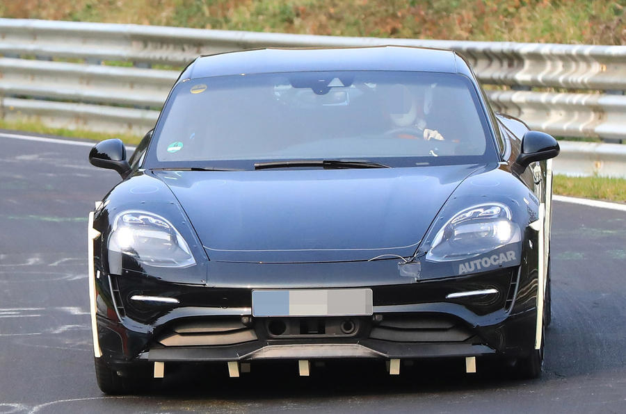 Đầu xe của Porsche Mission E Đầu xe của Porsche Mission E