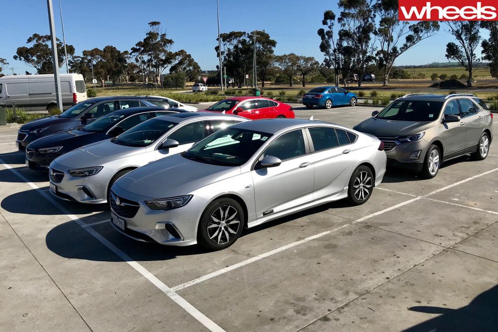 Holden Commodore RSV 2018 chạy thử nghiệm ở Oz Holden Commodore RSV 2018 chạy thử nghiệm ở Oz