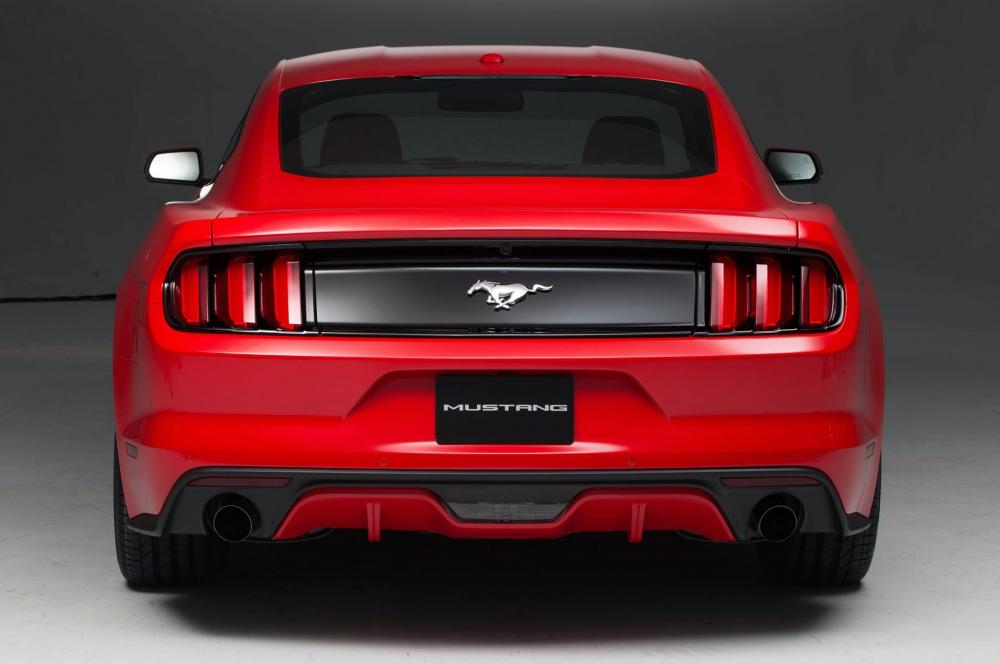 Đánh giá xe Ford Mustang 2015