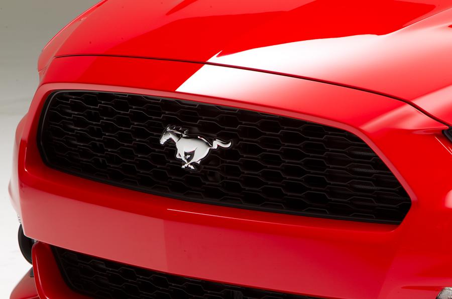 Lưới tản nhiệt của Ford Mustang 2015 