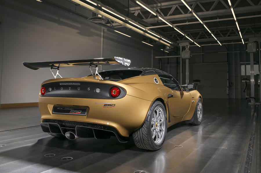 đuôi xe Lotus Elise Cup 260 2