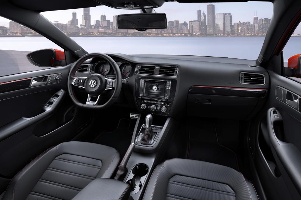 Đánh giá Volkswagen Jetta 2018 về thiết kế nội thất: Nội thất tạo cảm giác rộng rãi, thoải mái