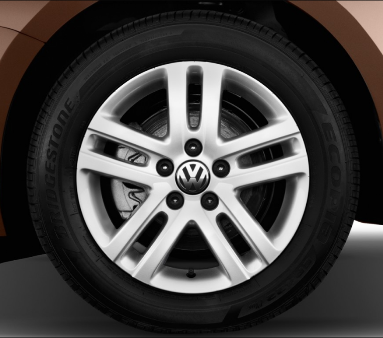 Đánh giá Volkswagen Jetta 2018 về thiết kế thân xe: La-zăng hợp kim có kích thước đa dạng