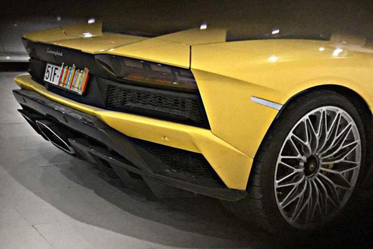 Lamborghini Aventador S LP740-4 trang bị động cơ V12 6,5L Động cơ của Lamborghini Aventador S LP740-4