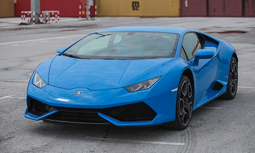 Lamborghini Huracan LP610-4 màu xanh và đỏ cập bến Việt Nam Lamborghini Huracan LP610-4 màu xanh và đỏ