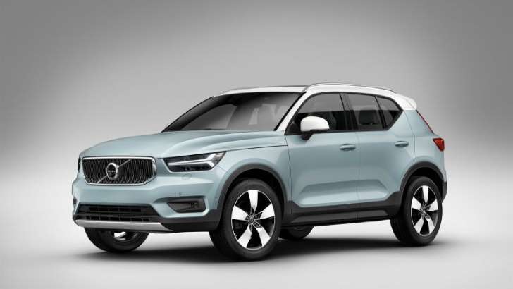 Volvo XC40 có ngoại thất 2 tông màu.