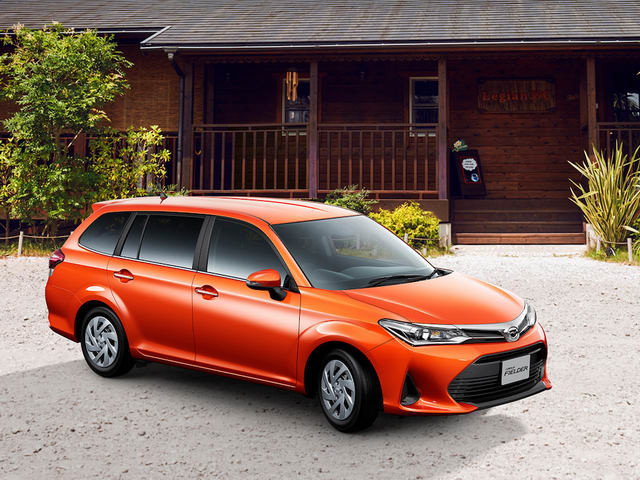 đầu xe Toyota Corolla Fielder 2018 1