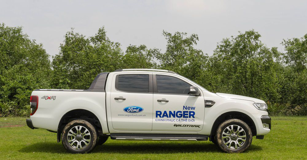 thiết kế thân xe Chevrolet Colorado 2017 và Ford Ranger 2017