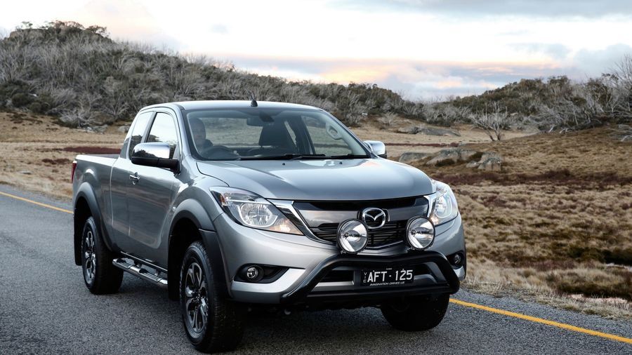 đầu xe Mazda BT-50 1